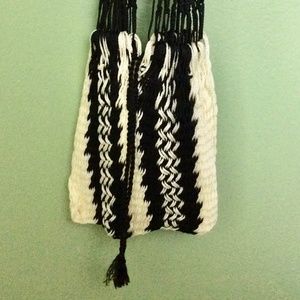 HANDMADE HAND-WOVEN SLING BAG/TOTE